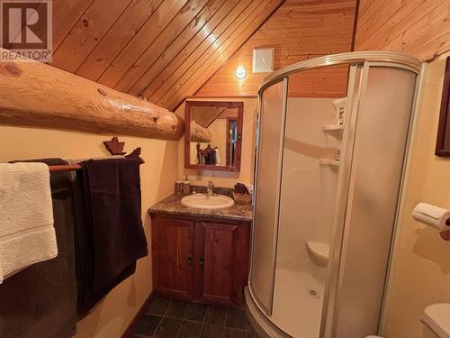 3085 Christian Valley Road, Westbridge, BC - Indoor Photo Showing Bathroom