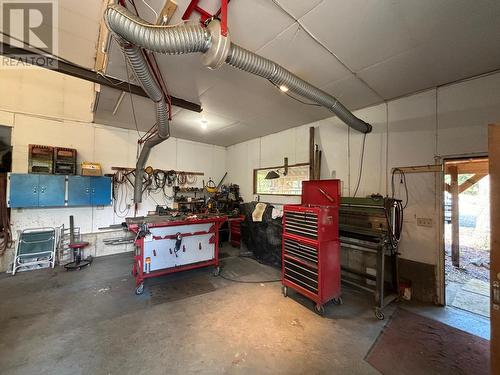 3085 Christian Valley Road, Westbridge, BC - Indoor Photo Showing Garage