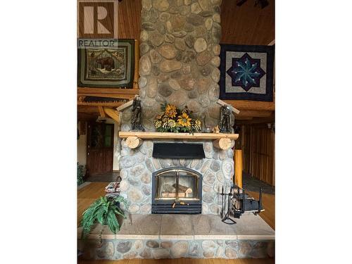 3085 Christian Valley Road, Westbridge, BC - Indoor With Fireplace