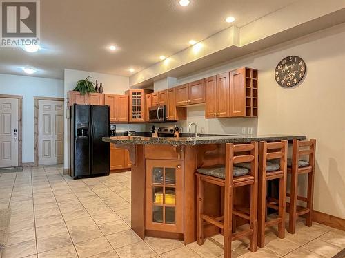 5401 Lakeshore Drive Unit# 105, Osoyoos, BC - Indoor Photo Showing Kitchen