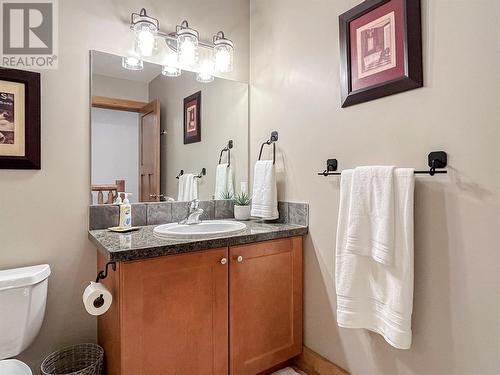 5401 Lakeshore Drive Unit# 105, Osoyoos, BC - Indoor Photo Showing Bathroom