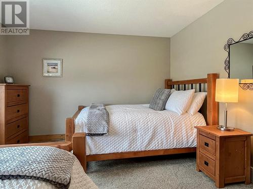 5401 Lakeshore Drive Unit# 105, Osoyoos, BC - Indoor Photo Showing Bedroom