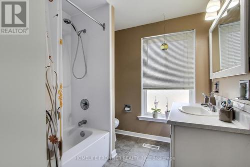 5 Penwick Crescent, Richmond Hill, ON - Indoor Photo Showing Bathroom