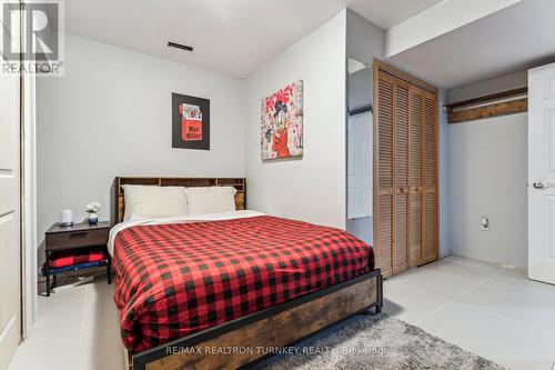 2292 Scythes Street, Innisfil, ON - Indoor Photo Showing Bedroom
