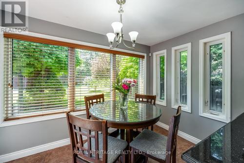 6 Longfellow Court, Whitby, ON - Indoor Photo Showing Dining Room