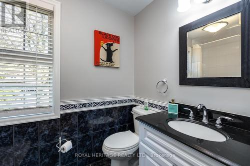 6 Longfellow Court, Whitby, ON - Indoor Photo Showing Bathroom
