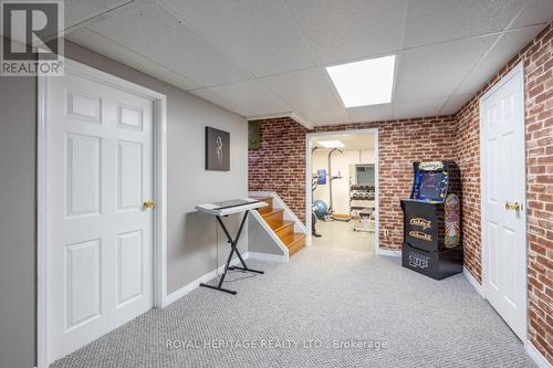 6 Longfellow Court, Whitby, ON - Indoor Photo Showing Other Room