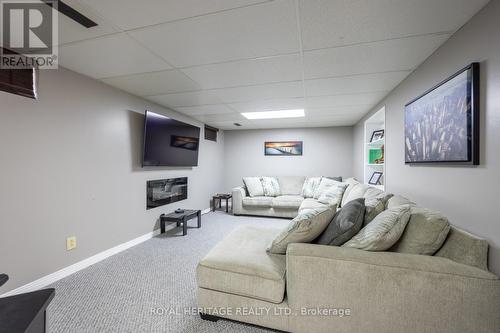 6 Longfellow Court, Whitby, ON - Indoor Photo Showing Basement