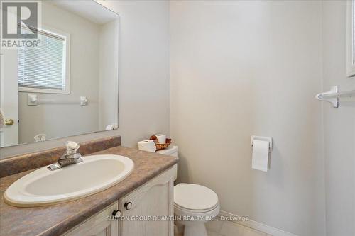 22 Farmstead Crescent, Barrie, ON - Indoor Photo Showing Bathroom