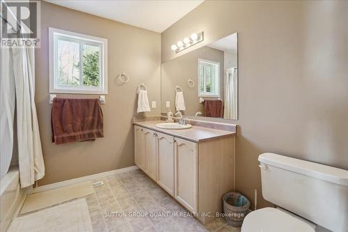 22 Farmstead Crescent, Barrie (Holly), ON - Indoor Photo Showing Bathroom