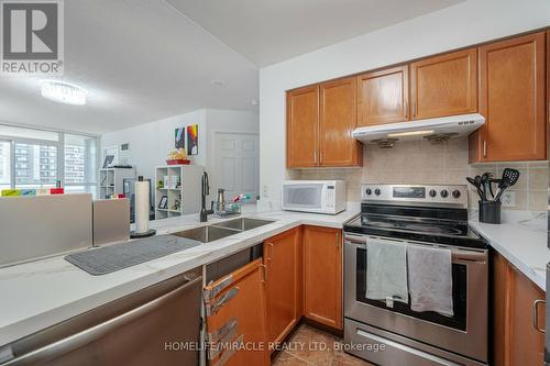 1011 - 23 Hollywood Avenue, Toronto, ON - Indoor Photo Showing Kitchen With Double Sink