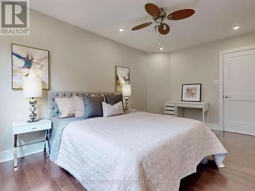 238 Rumble- Avenue, Richmond Hill, ON - Indoor Photo Showing Bedroom