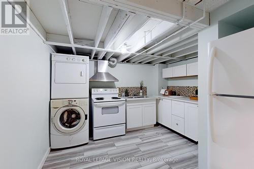 417 Bovin Avenue, Oshawa, ON - Indoor Photo Showing Laundry Room