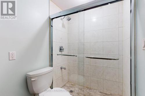 417 Bovin Avenue, Oshawa, ON - Indoor Photo Showing Bathroom