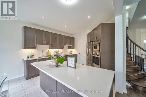 6 Morley Crescent, Whitby, ON - Indoor Photo Showing Kitchen