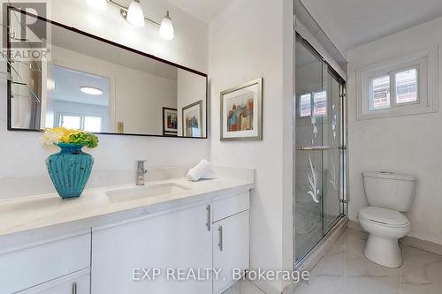 125 Roxanne Crescent, Toronto, ON - Indoor Photo Showing Bathroom