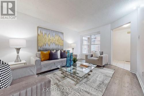 125 Roxanne Crescent, Toronto, ON - Indoor Photo Showing Living Room