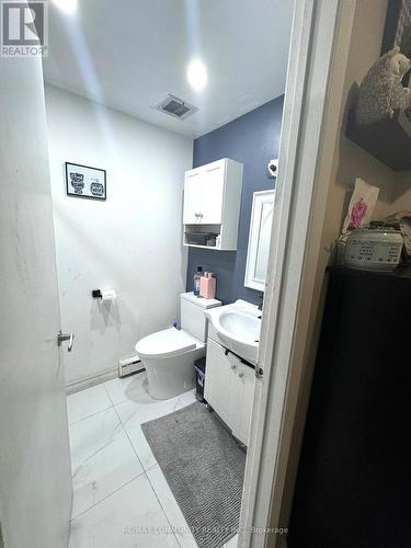 Main 33 - 401 Wentworth Street W, Oshawa, ON - Indoor Photo Showing Bathroom