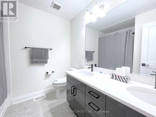 3207 Chimney Swift Crescent, Pickering, ON - Indoor Photo Showing Bathroom