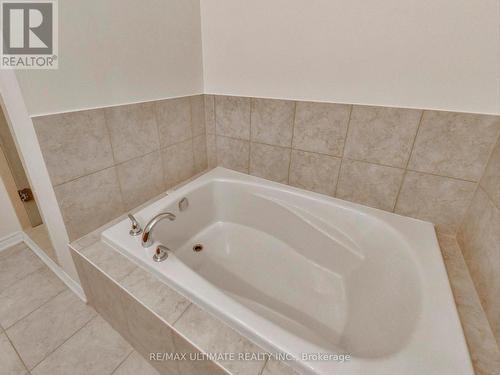 115 Pedwell Street, Clarington, ON - Indoor Photo Showing Bathroom