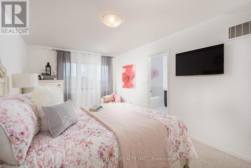134 Fortis Crescent, Bradford West Gwillimbury, ON - Indoor Photo Showing Bedroom