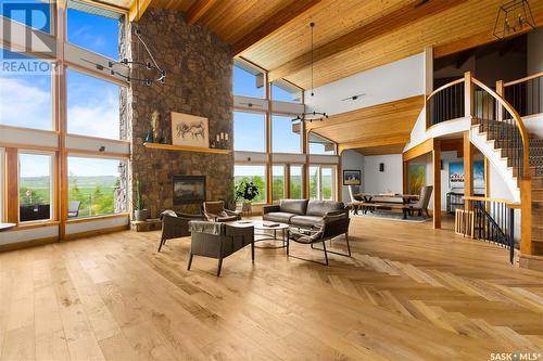 Lumsden Leach Acreage, Lumsden Rm No. 189, SK - Indoor With Fireplace