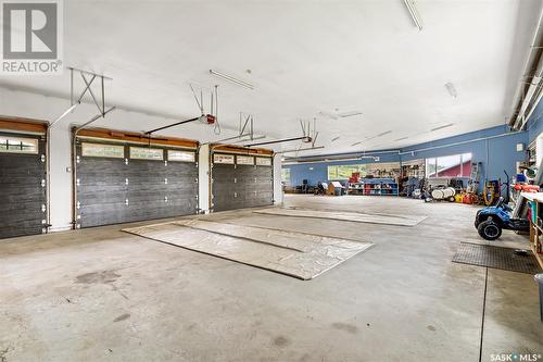 Lumsden Leach Acreage, Lumsden Rm No. 189, SK - Indoor Photo Showing Garage