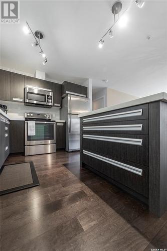 218 1545 Neville Drive, Regina, SK - Indoor Photo Showing Kitchen