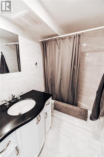 234 Cartier Crescent, Saskatoon, SK - Indoor Photo Showing Bathroom