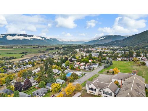 334 10Th Avenue N, Creston, BC - Outdoor With View
