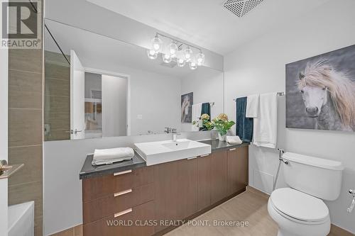 603 - 478 King Street W, Toronto, ON - Indoor Photo Showing Bathroom