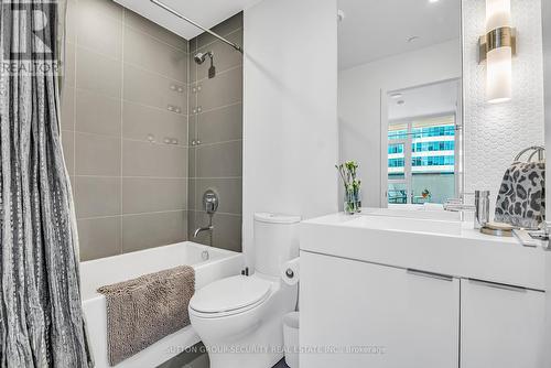 607 - 33 Helendale Avenue, Toronto, ON - Indoor Photo Showing Bathroom