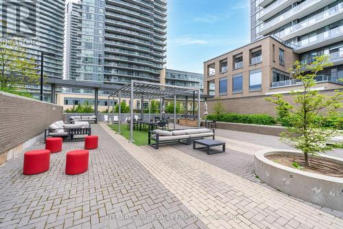 303 - 52 Forest Manor Road, Toronto, ON - Outdoor