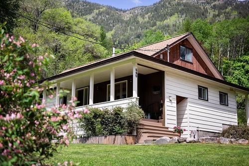 595 Valhalla Road, Nelson, BC - Outdoor With Deck Patio Veranda