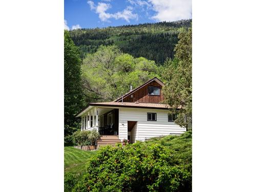 595 Valhalla Road, Nelson, BC - Outdoor