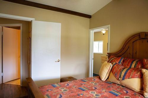 595 Valhalla Road, Nelson, BC - Indoor Photo Showing Bedroom