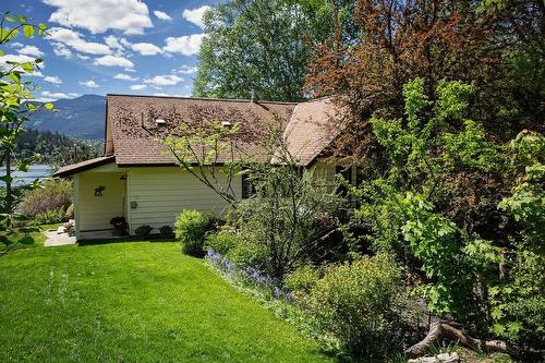 595 Valhalla Road, Nelson, BC - Outdoor