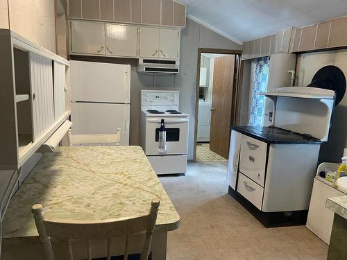 230 Beaver Street, Fernie, BC - Indoor Photo Showing Kitchen