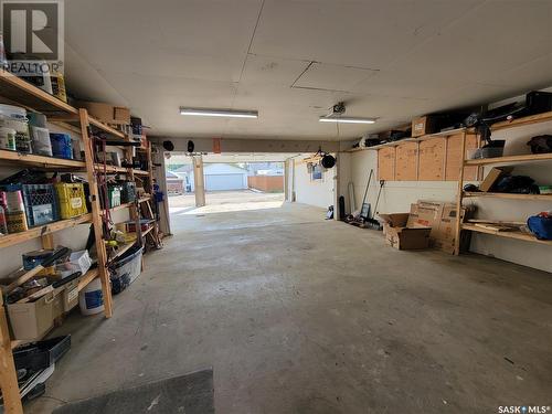 272 5Th Avenue W, Unity, SK - Indoor Photo Showing Garage