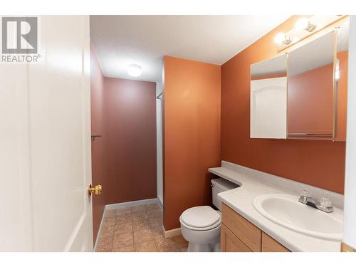 3160 Casorso Road Unit# 307, Kelowna, BC - Indoor Photo Showing Bathroom