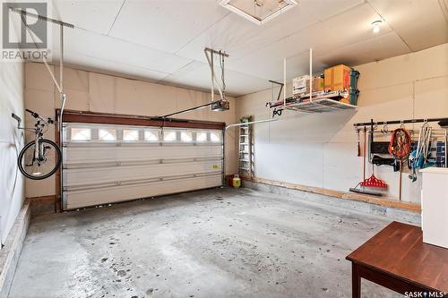 3336 Windsor Park Crescent, Regina, SK - Indoor Photo Showing Garage