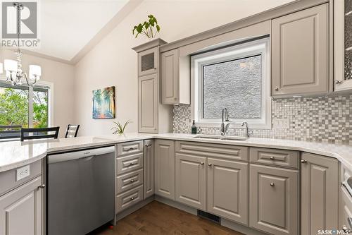 3336 Windsor Park Crescent, Regina, SK - Indoor Photo Showing Kitchen With Upgraded Kitchen