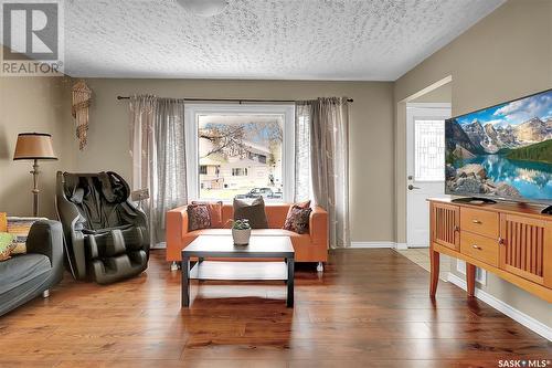 2327 Mcara Street, Regina, SK - Indoor Photo Showing Living Room