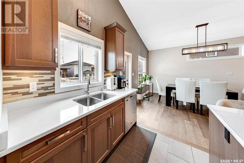 367 Pichler Crescent, Saskatoon, SK - Indoor Photo Showing Kitchen With Double Sink