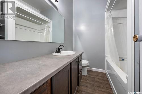 15 Asgar Walk, Regina, SK - Indoor Photo Showing Bathroom