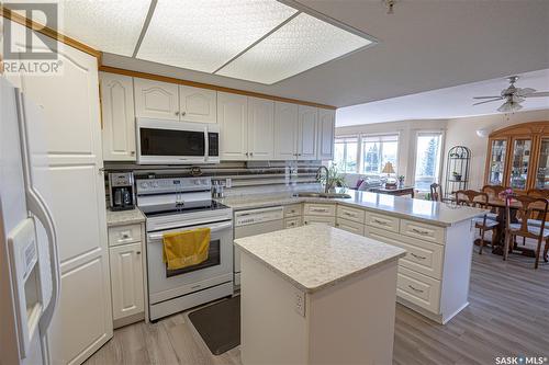 403 544 River Street E, Prince Albert, SK - Indoor Photo Showing Kitchen
