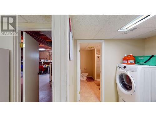 116 S Grosz Road, Quesnel, BC - Indoor Photo Showing Laundry Room