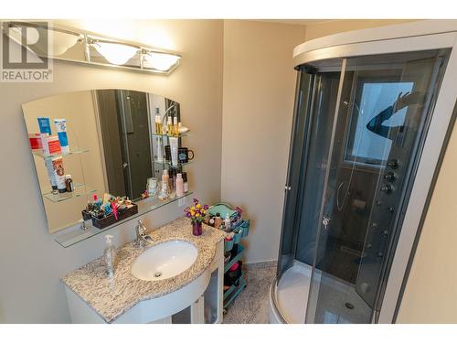 8808 113A Avenue, Fort St. John, BC - Indoor Photo Showing Bathroom