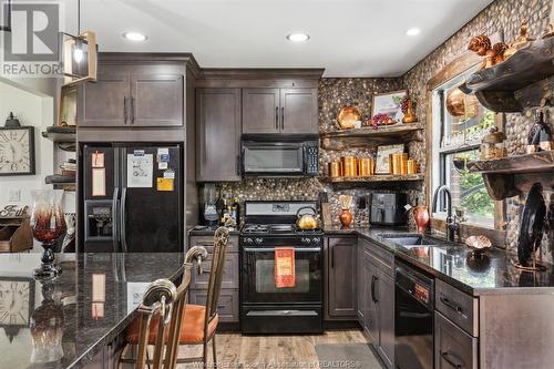 12419 Riverside Drive East, Tecumseh, ON - Indoor Photo Showing Kitchen