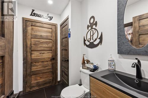 12419 Riverside Drive East, Tecumseh, ON - Indoor Photo Showing Bathroom